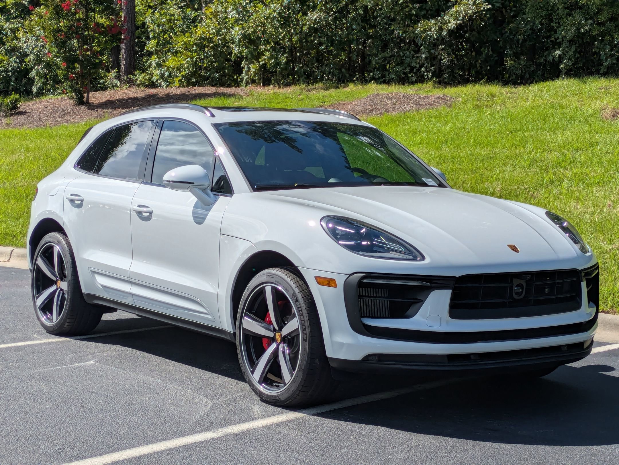 New 2025 Porsche Macan S AWD/4WD image 32