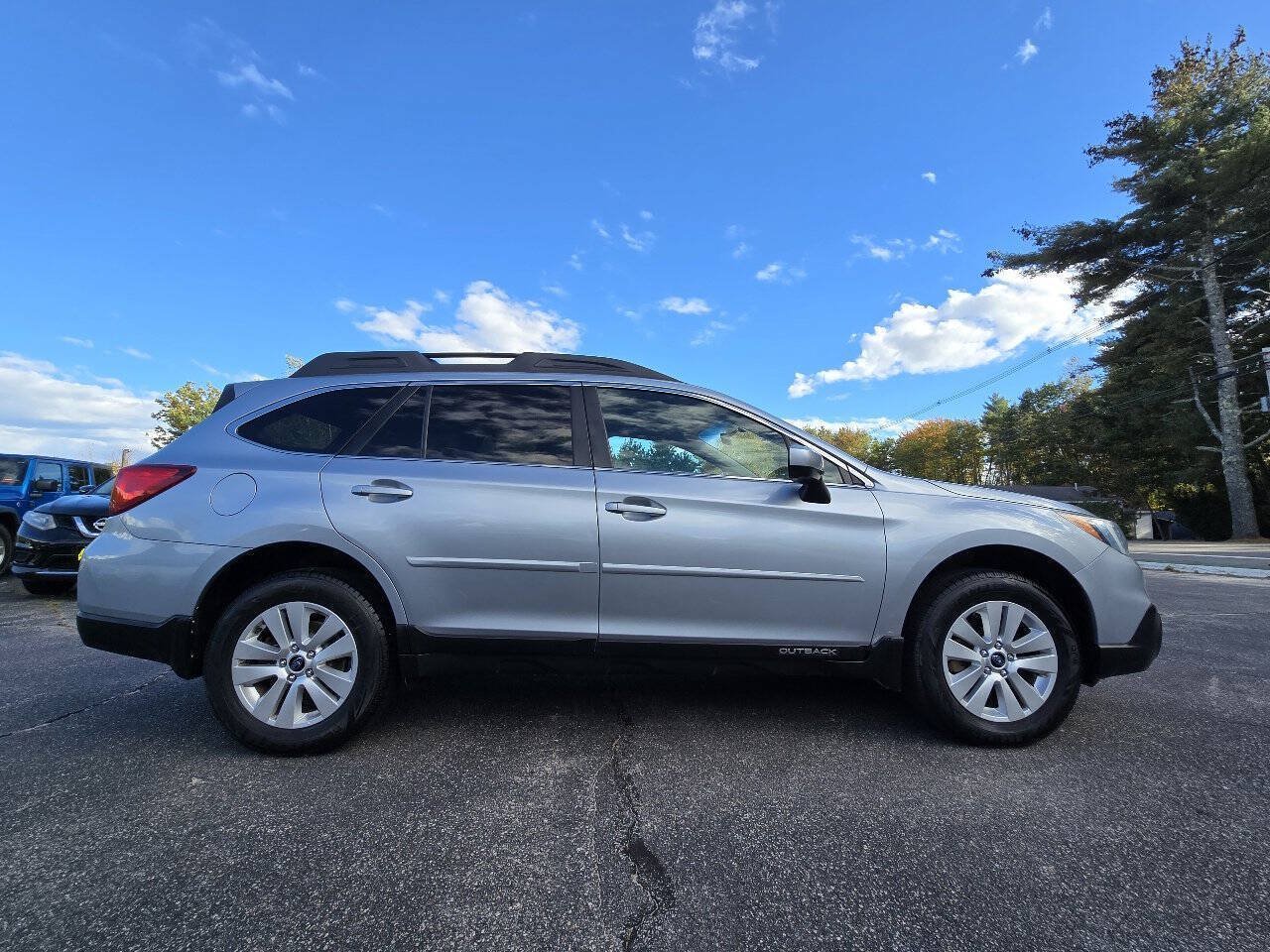 Used 2017 Subaru Outback 2.5i Premium AWD/4WD image 17