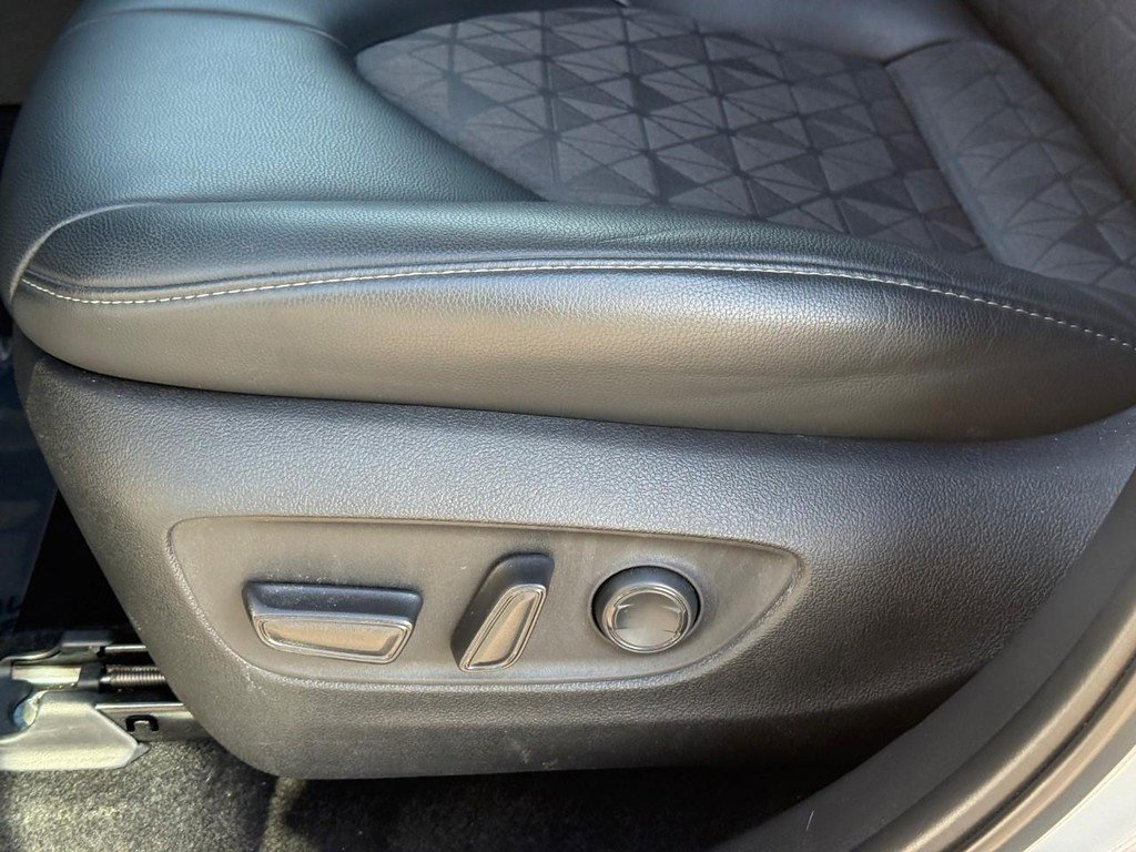 Used 2024 Toyota Highlander XLE image 23