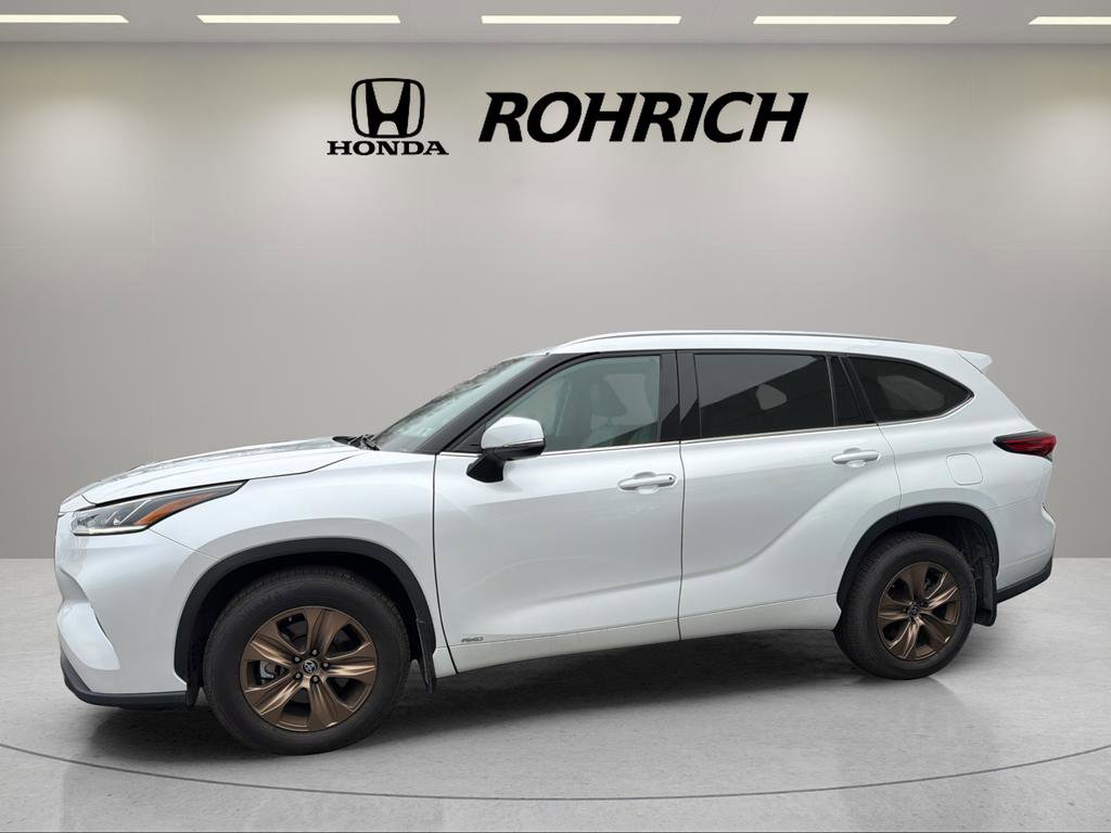 Used 2022 Toyota Highlander Bronze Edition image 9