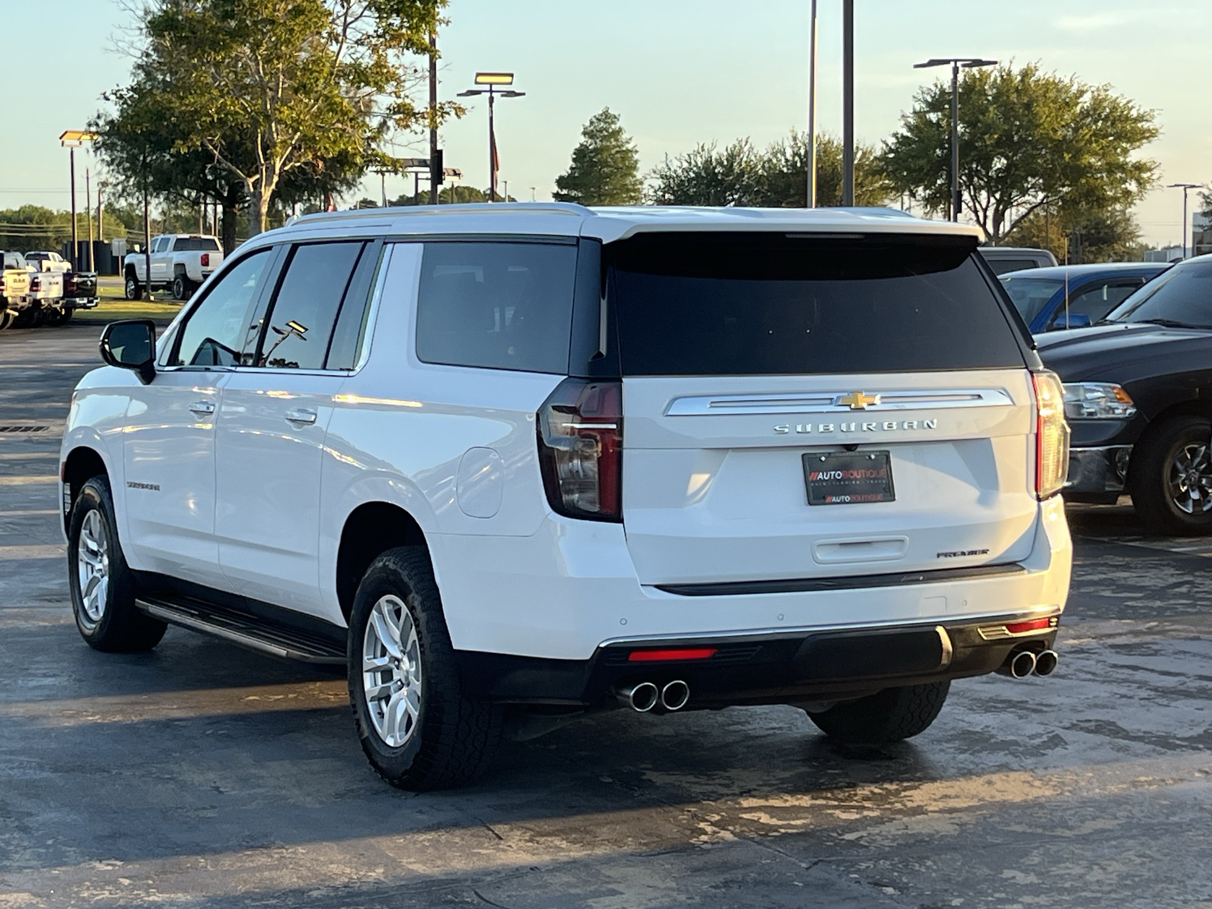 Used 2023 Chevrolet Suburban Premier RWD image 11
