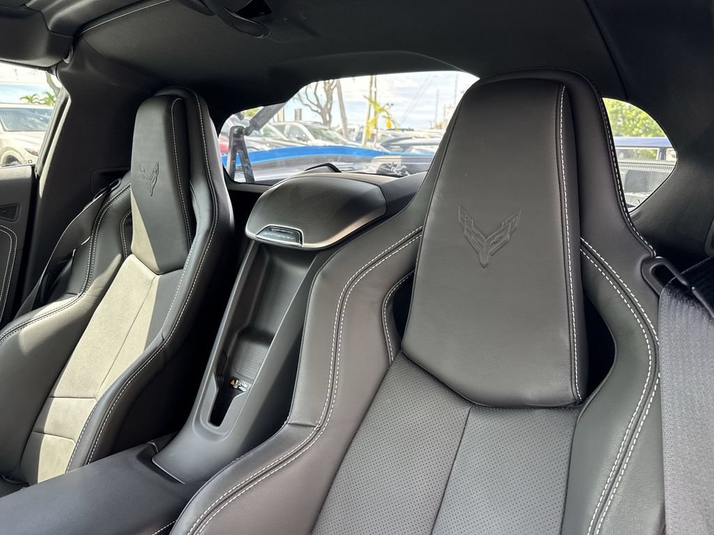 Used 2025 Chevrolet Corvette Stingray Preferred Cpe w/ Z51 Performance Package RWD image 40