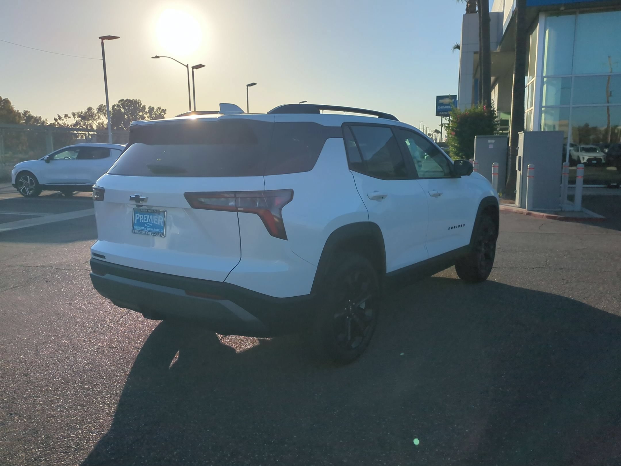 New 2027 Chevrolet Equinox LT w/ Convenience Package II FWD image 5