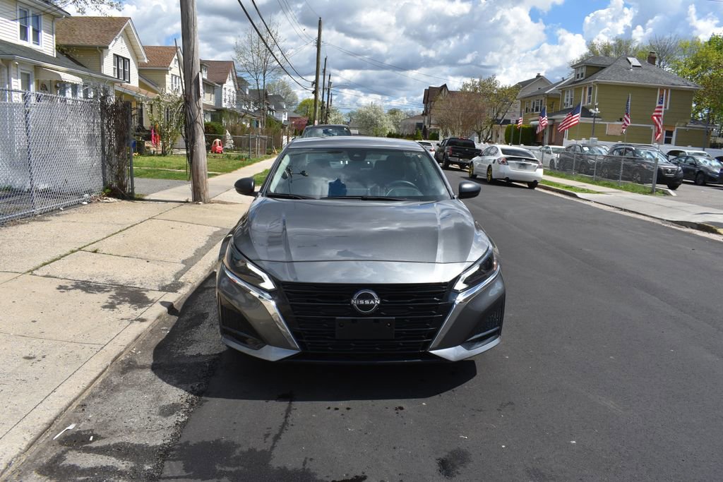 Used 2025 Nissan Altima 2.5 SV image 3