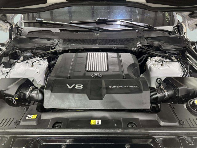 Used 2017 Land Rover Range Rover Sport HSE image 38