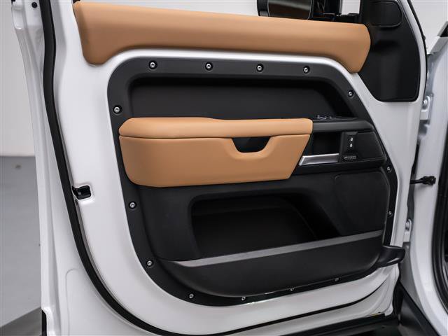 New 2026 Land Rover Defender 110 X-Dynamic SE AWD/4WD image 23