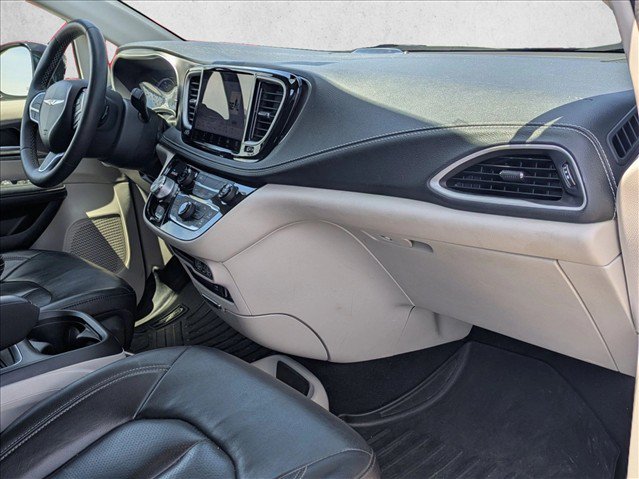 Used 2022 Chrysler Pacifica Touring-L FWD image 22