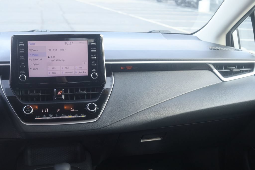 Used 2020 Toyota Corolla LE FWD image 9