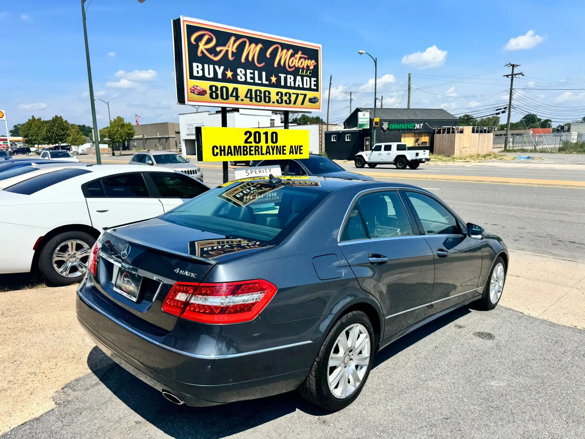 Used 2013 Mercedes-Benz E 350 4MATIC Sedan image 3