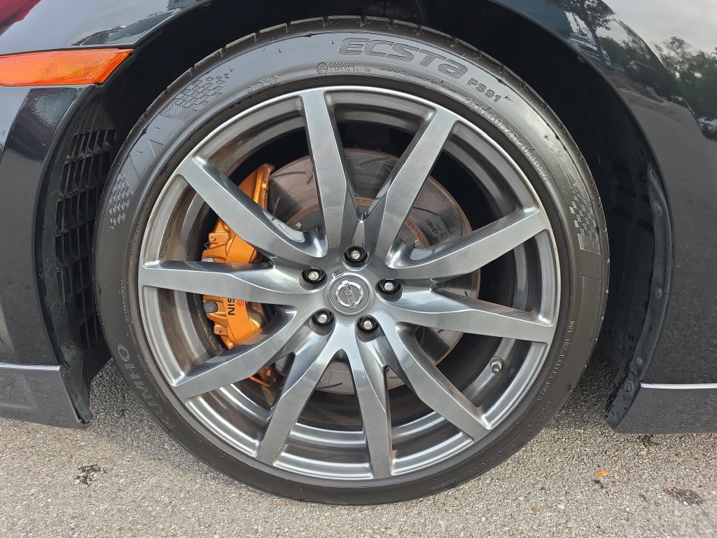 Used 2015 Nissan GT-R Premium AWD/4WD image 5