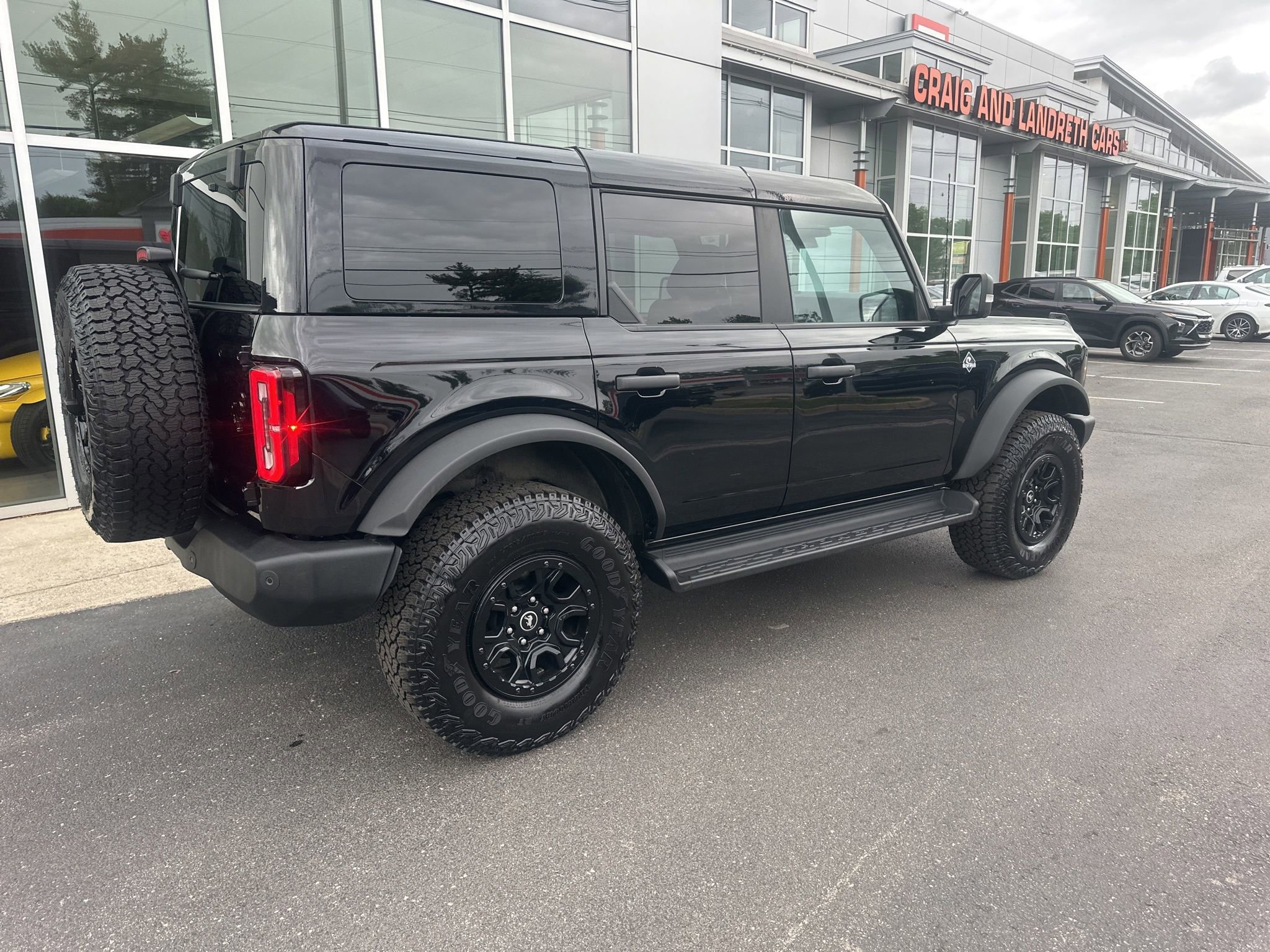 Used 2025 Ford Bronco Outer Banks w/ Sasquatch Package AWD/4WD image 5