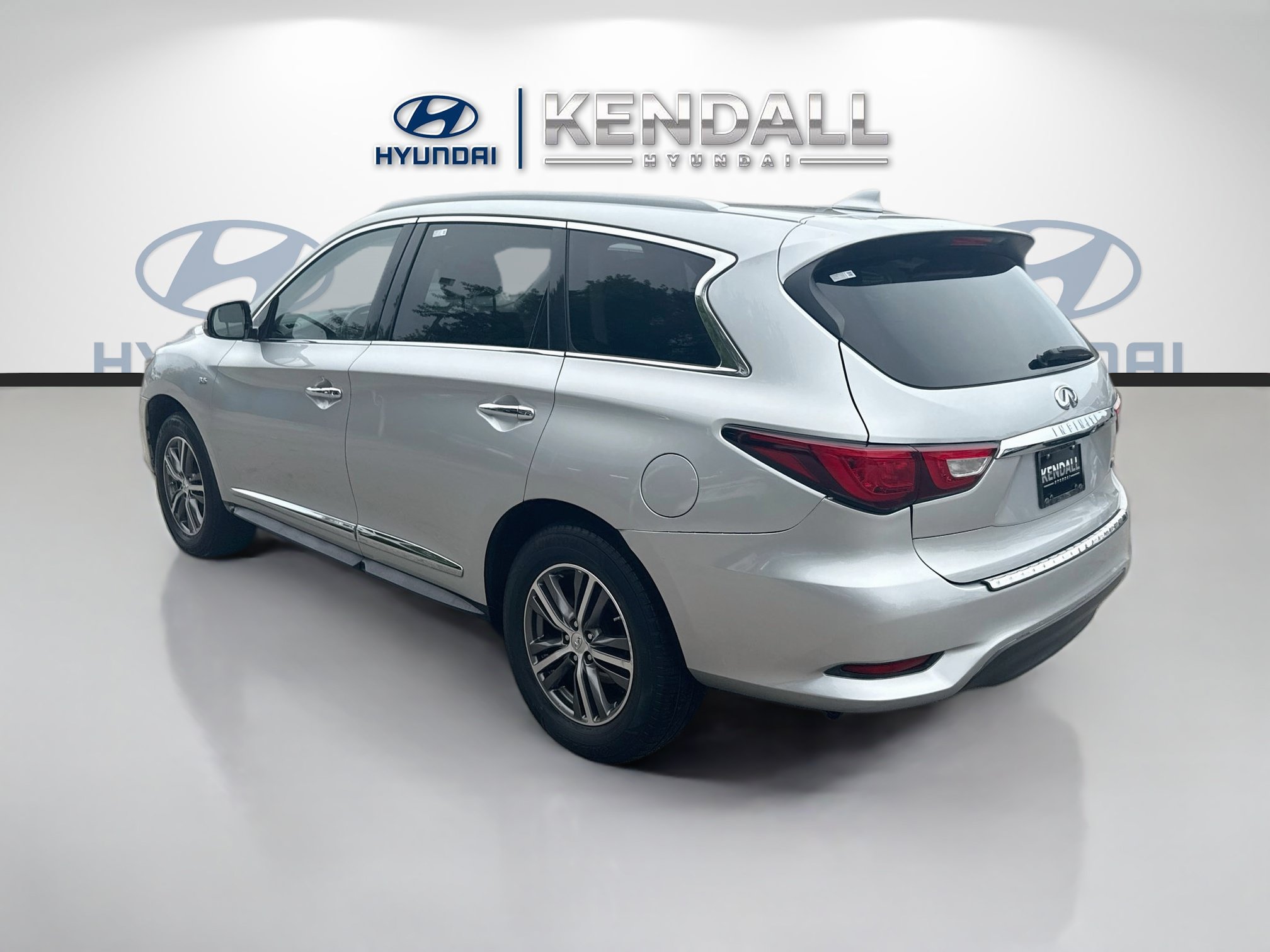 Used 2017 INFINITI QX60 Luxe w/ Premium Package AWD/4WD image 4