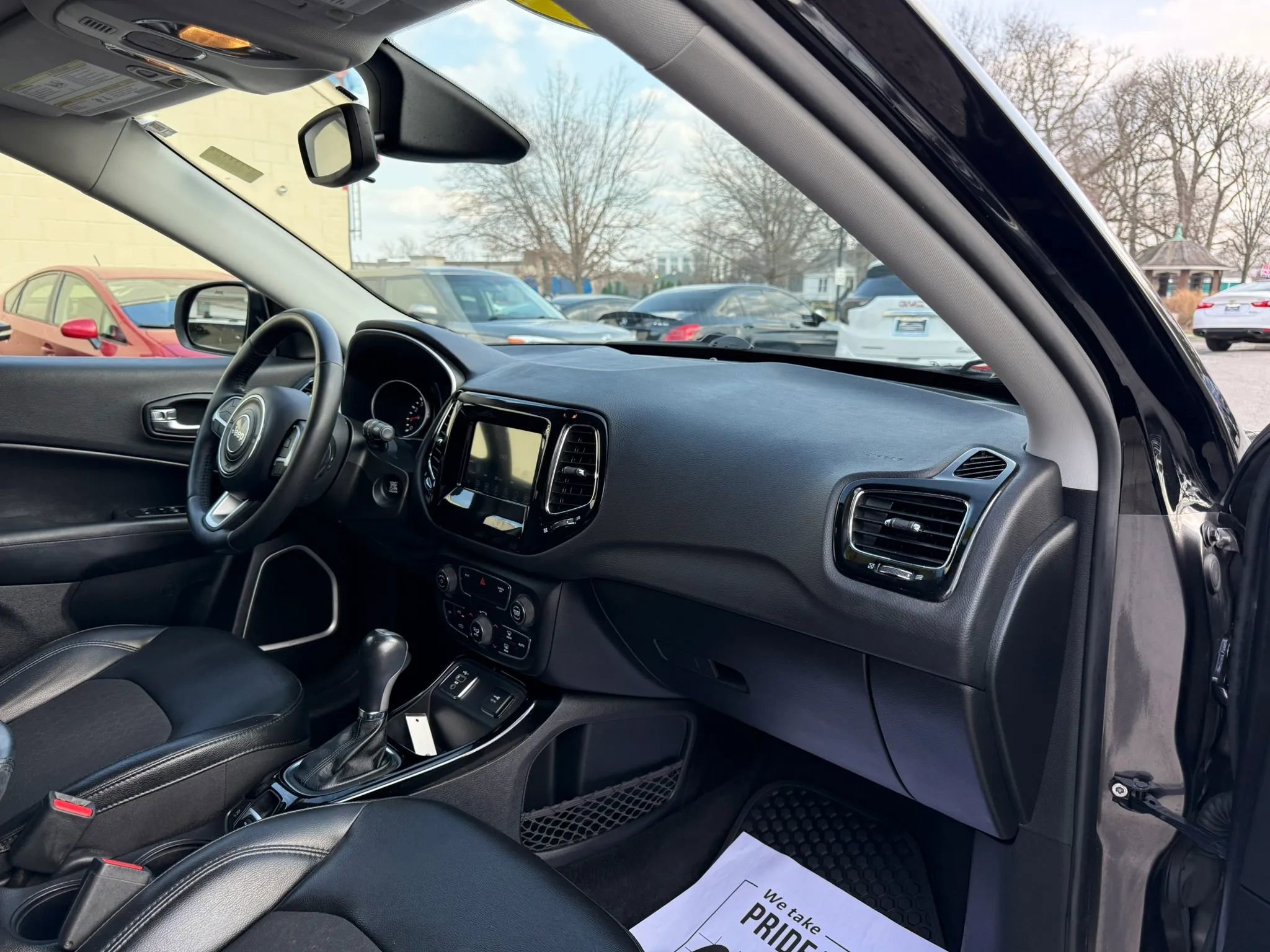 Used 2019 Jeep Compass Latitude image 19