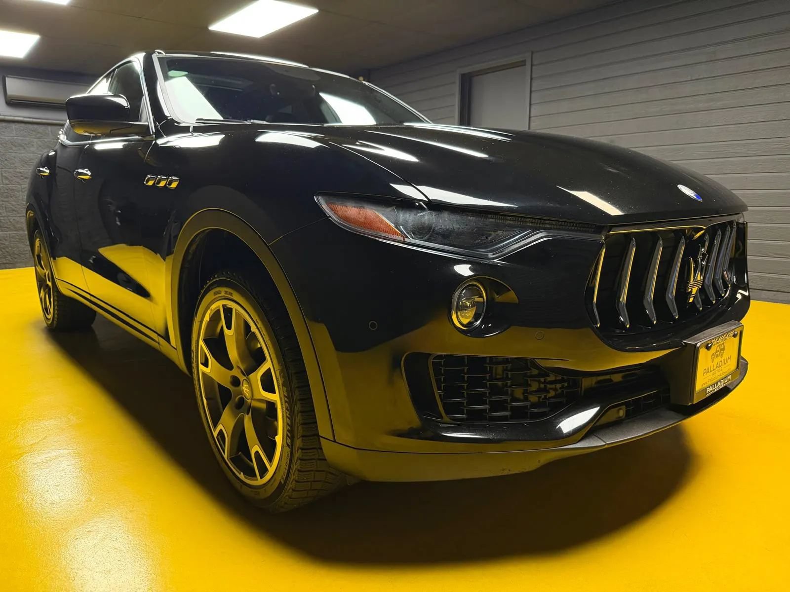 Used 2018 Maserati Levante AWD/4WD image 2