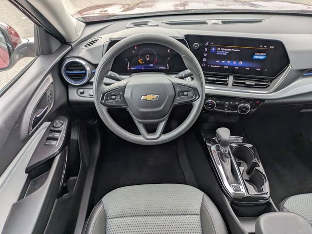 Used 2025 Chevrolet Trax LT image 29