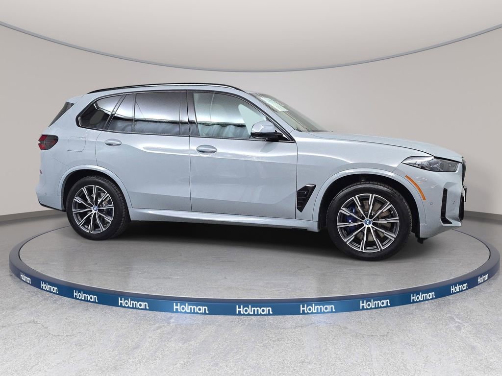 Used 2024 BMW X5 xDrive50e w/ M Sport Package image 4