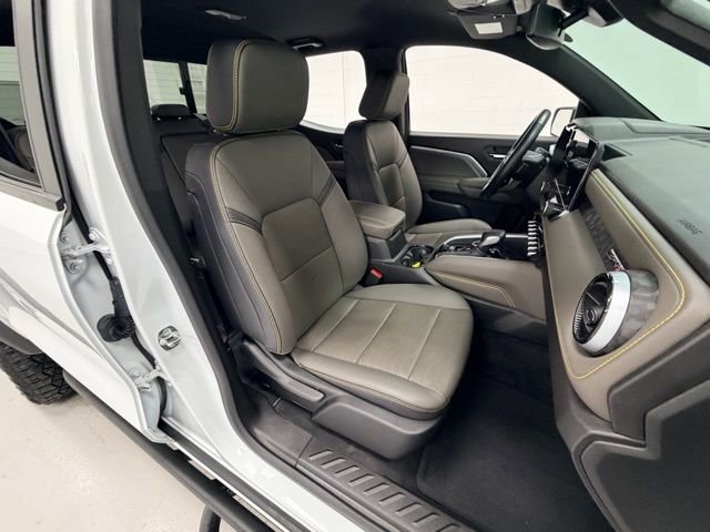 Certified 2024 Chevrolet Colorado ZR2 w/ ZR2 Convenience Package III image 29