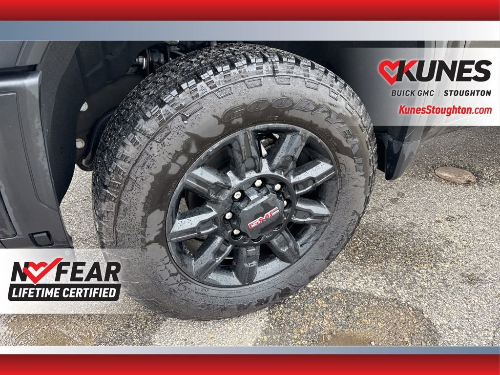 Used 2025 GMC Sierra 2500 AT4 AWD/4WD image 16