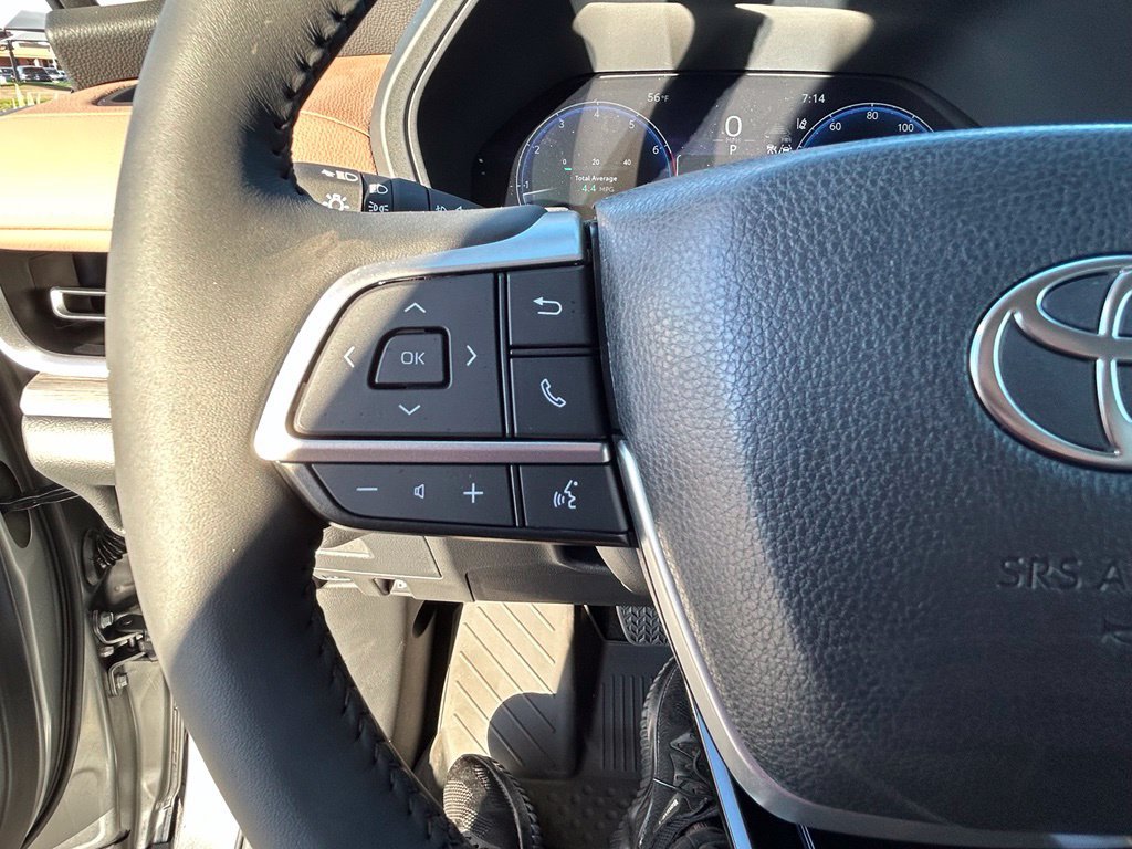 Used 2026 Toyota Grand Highlander AWD image 16