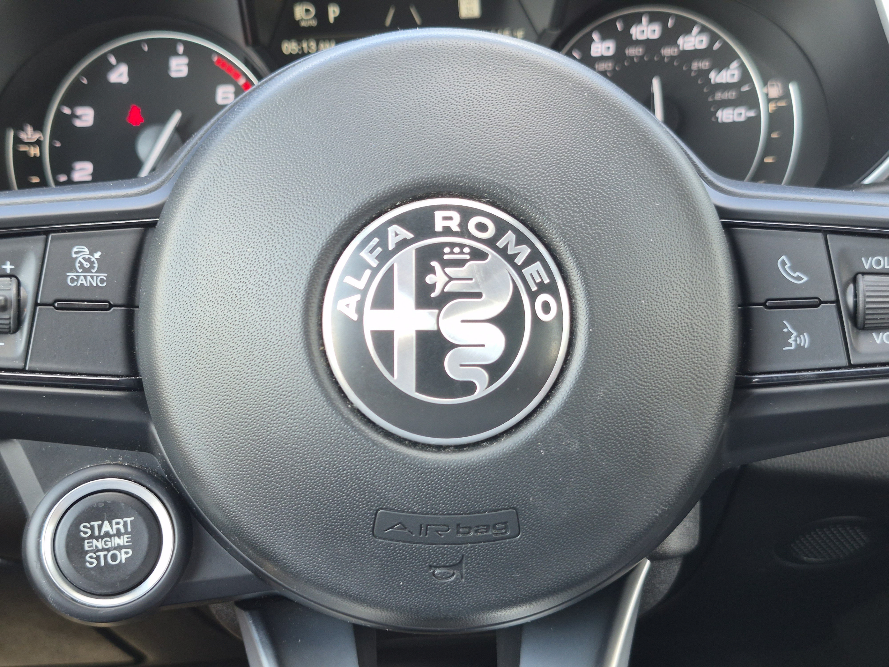 Used 2022 Alfa Romeo Giulia Veloce RWD image 38