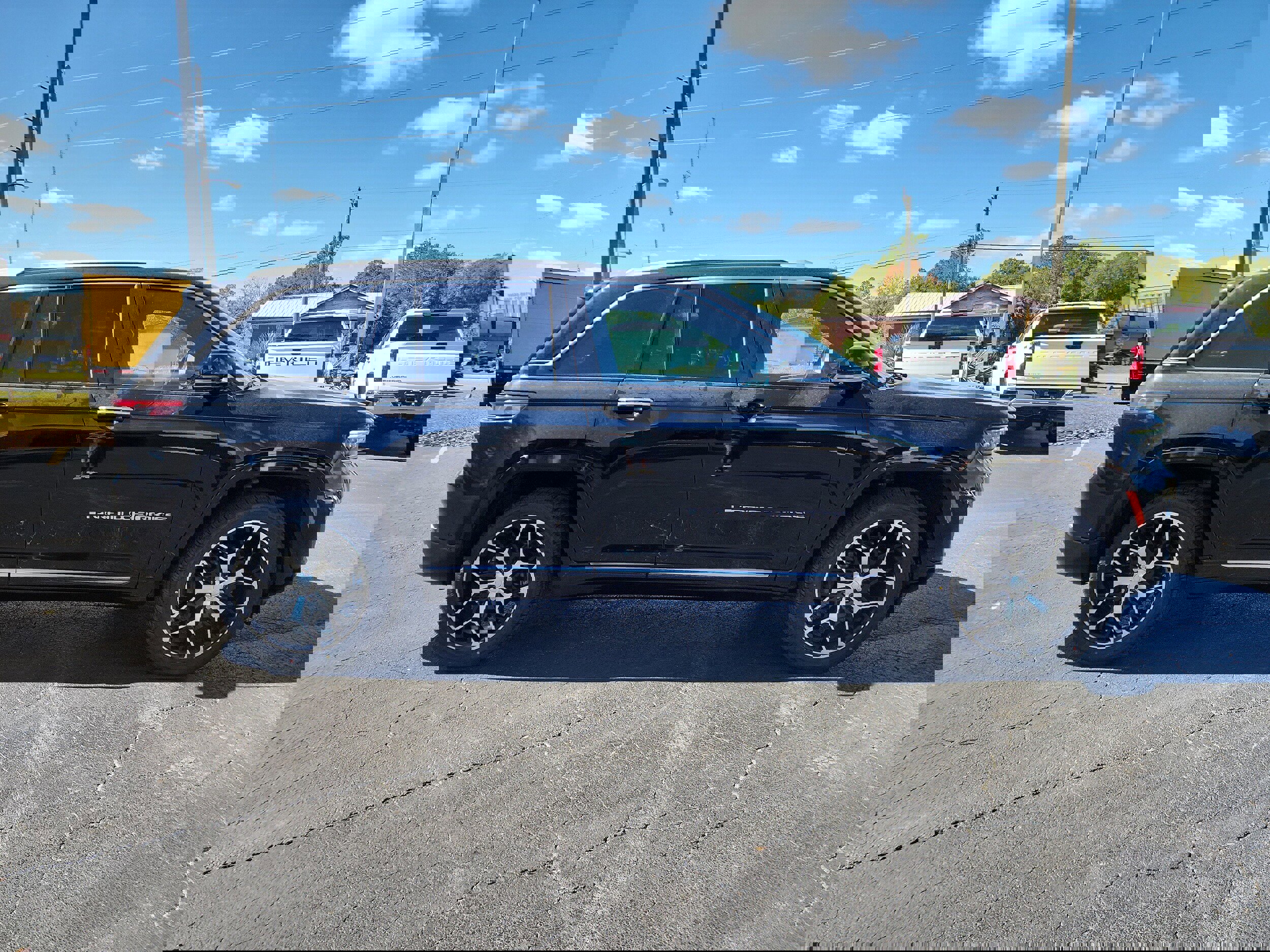 Used 2022 Jeep Grand Cherokee Summit image 3