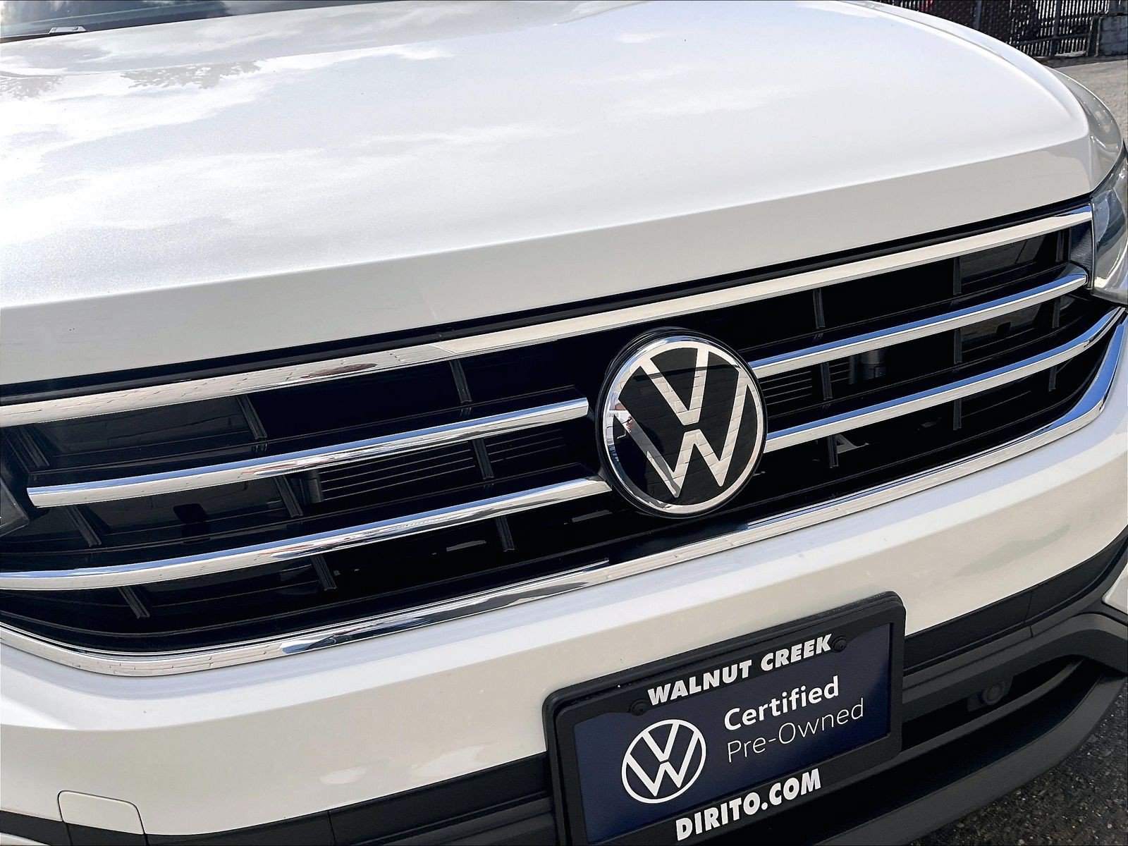 Certified 2023 Volkswagen Tiguan SE FWD image 30