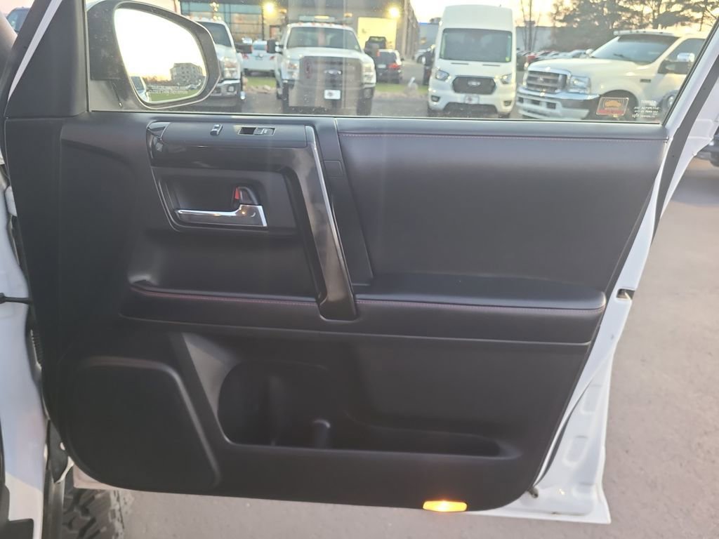 Used 2019 Toyota 4Runner TRD Off-Road image 38