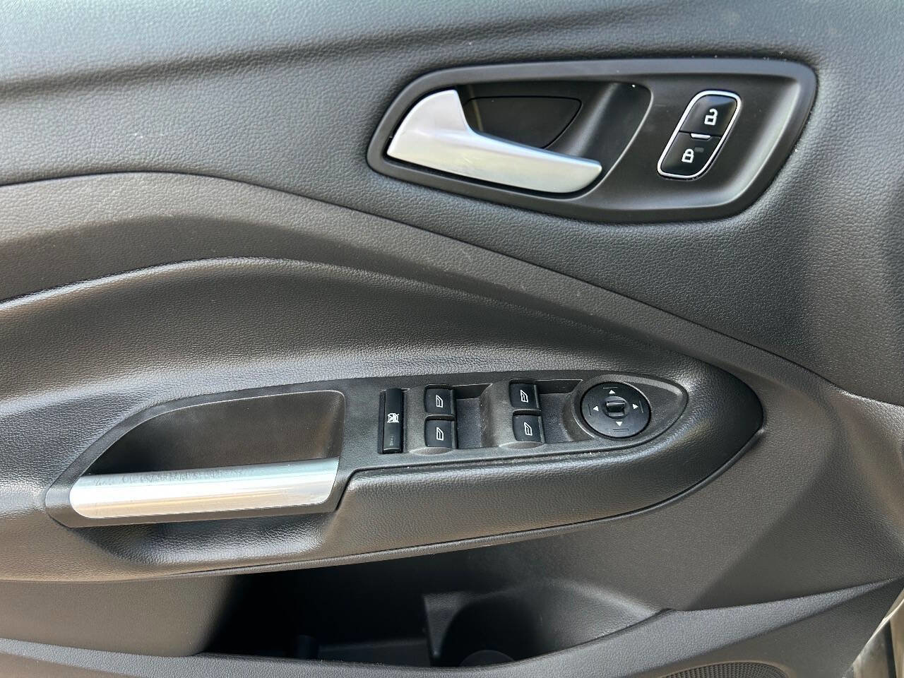 Used 2018 Ford Escape SE image 8