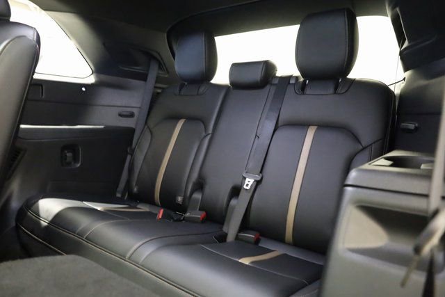 Used 2025 MAZDA CX-90 Plug-In Hybrid w/ Premium Plus image 33