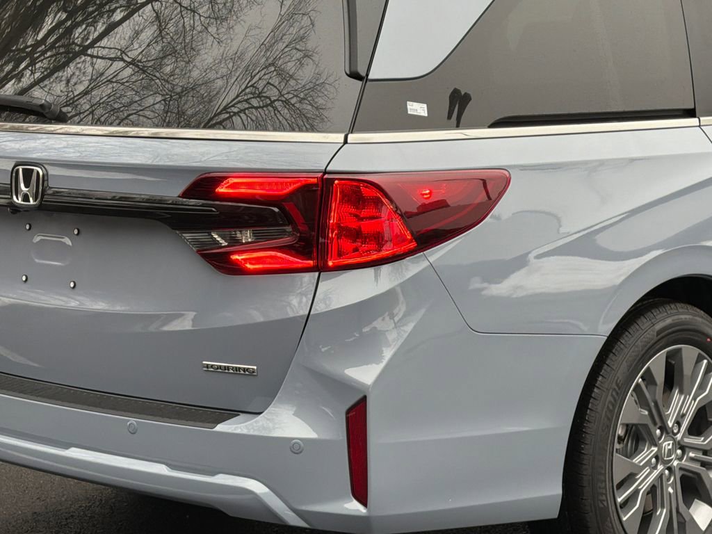 New 2026 Honda Odyssey Touring image 6