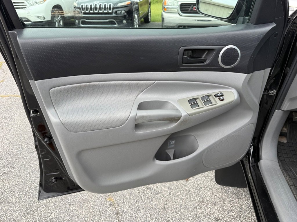 Used 2011 Toyota Tacoma 4x4 Double Cab image 12
