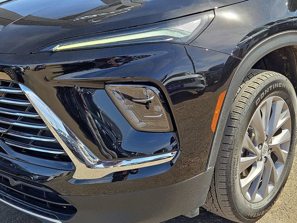 Used 2025 Buick Enclave Preferred image 9