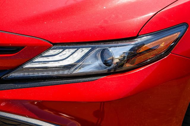 Used 2022 Toyota Camry XSE FWD image 8