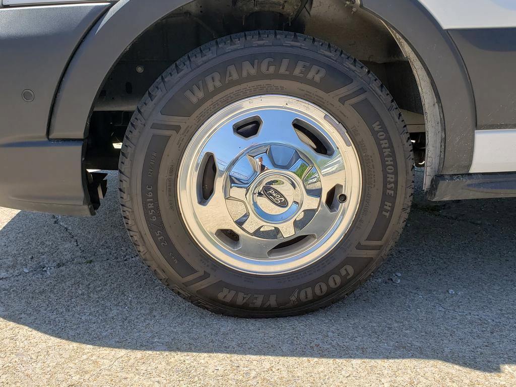 Used 2022 Ford Transit 250 Low Roof AWD image 9