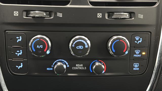 Used 2018 Dodge Grand Caravan SE image 17