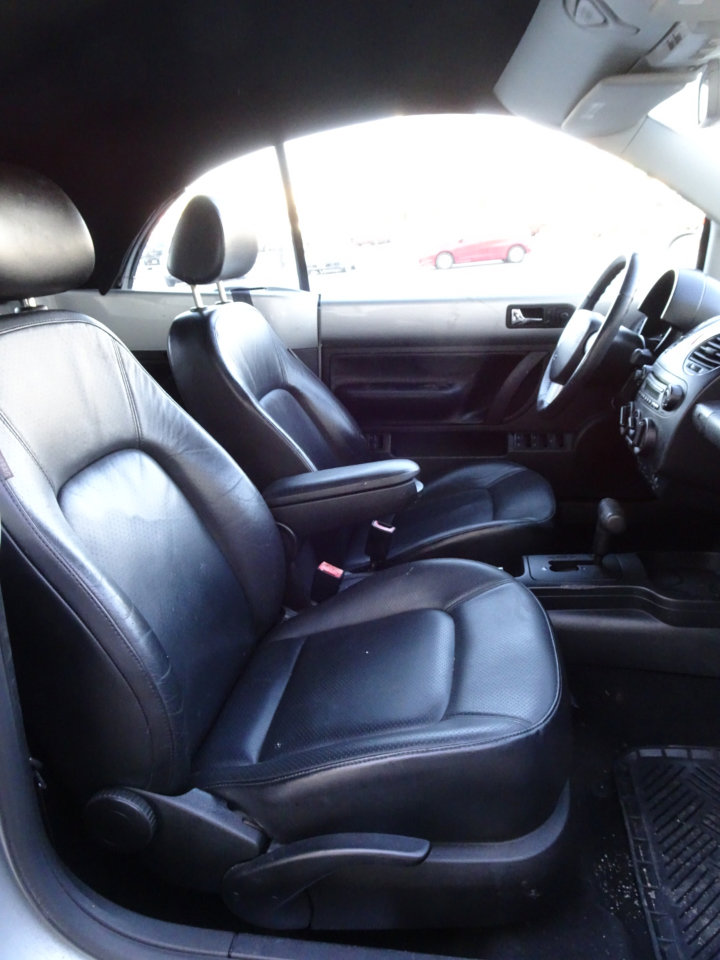 Used 2006 Volkswagen Beetle Convertible w/ Package 2 image 11