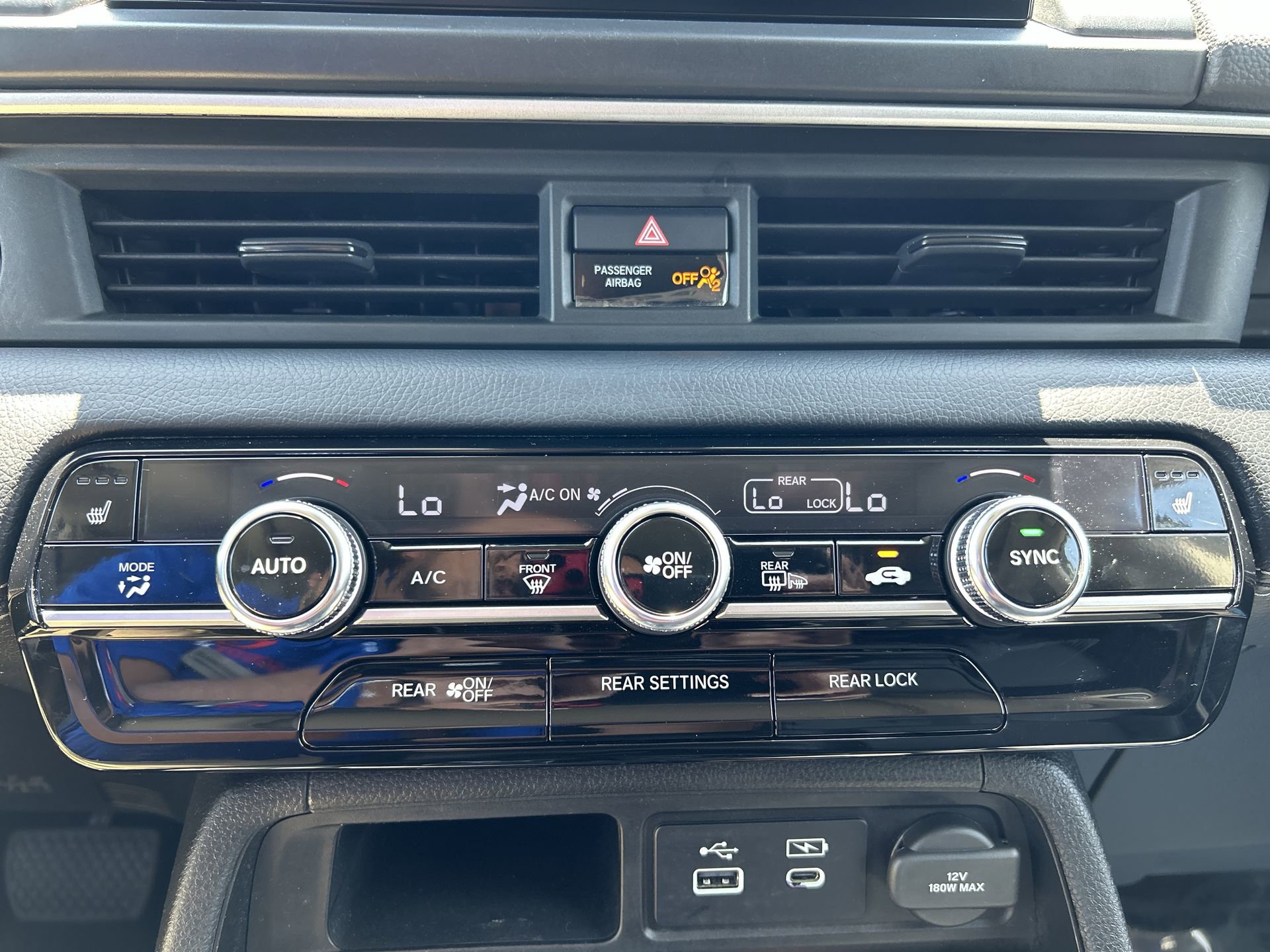 Certified 2023 Honda Pilot Touring image 17