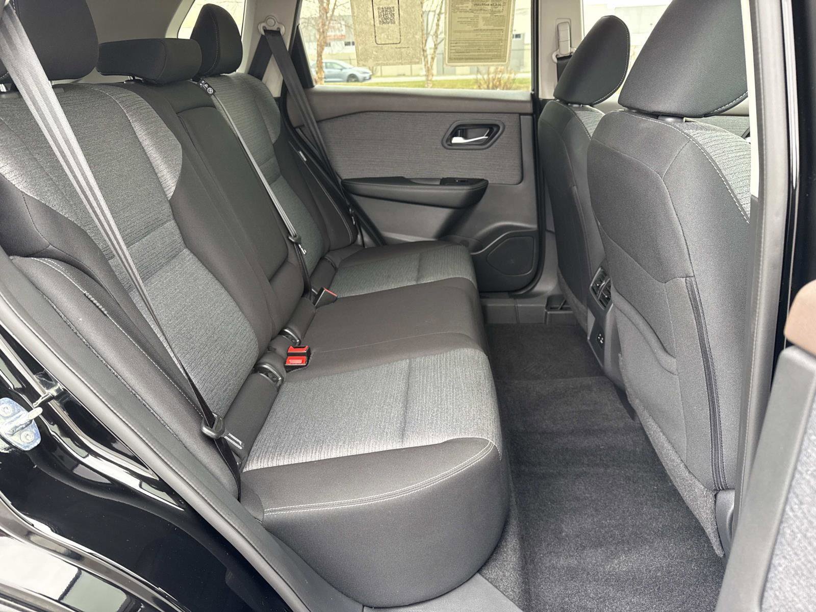 Used 2023 Nissan Rogue SV image 20