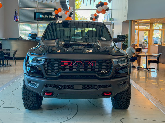 New 2027 RAM 1500 4x4 Crew Cab image 3