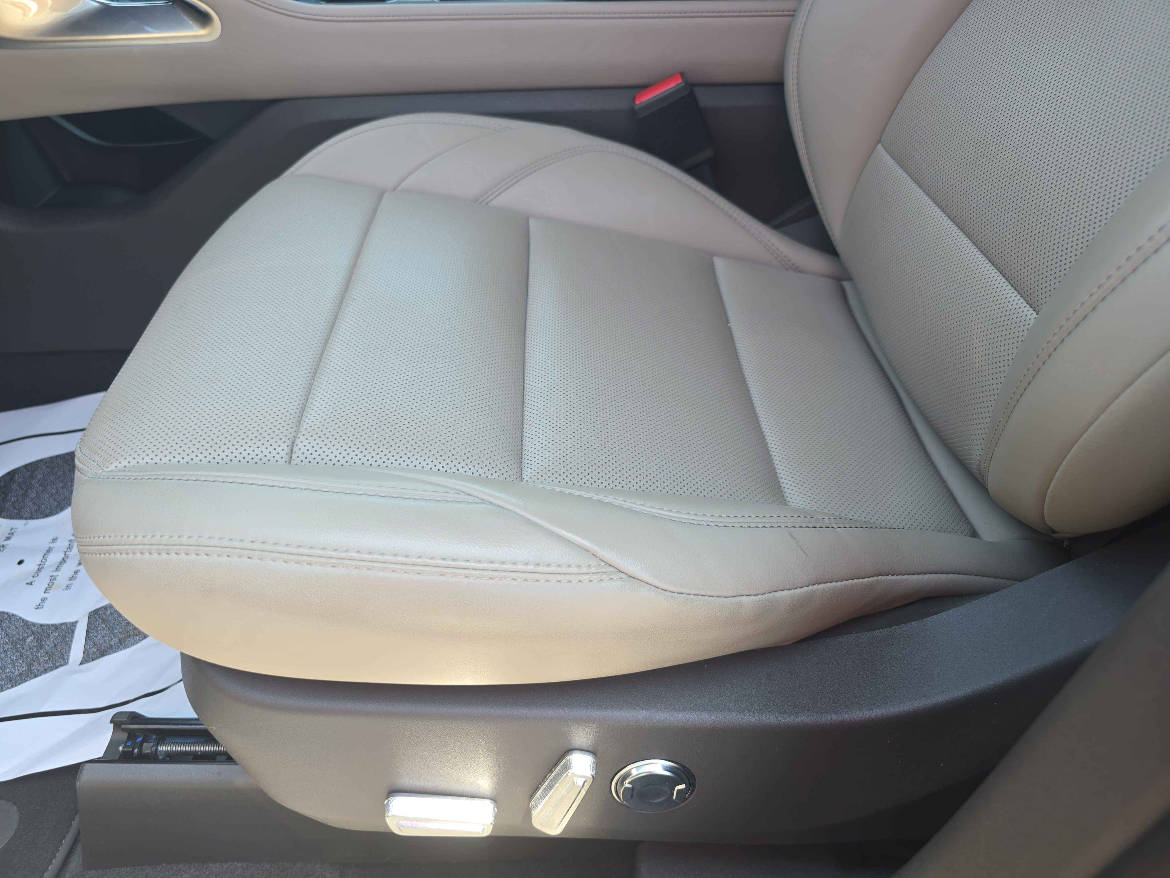 Certified 2025 Lincoln Nautilus Premier AWD/4WD image 28