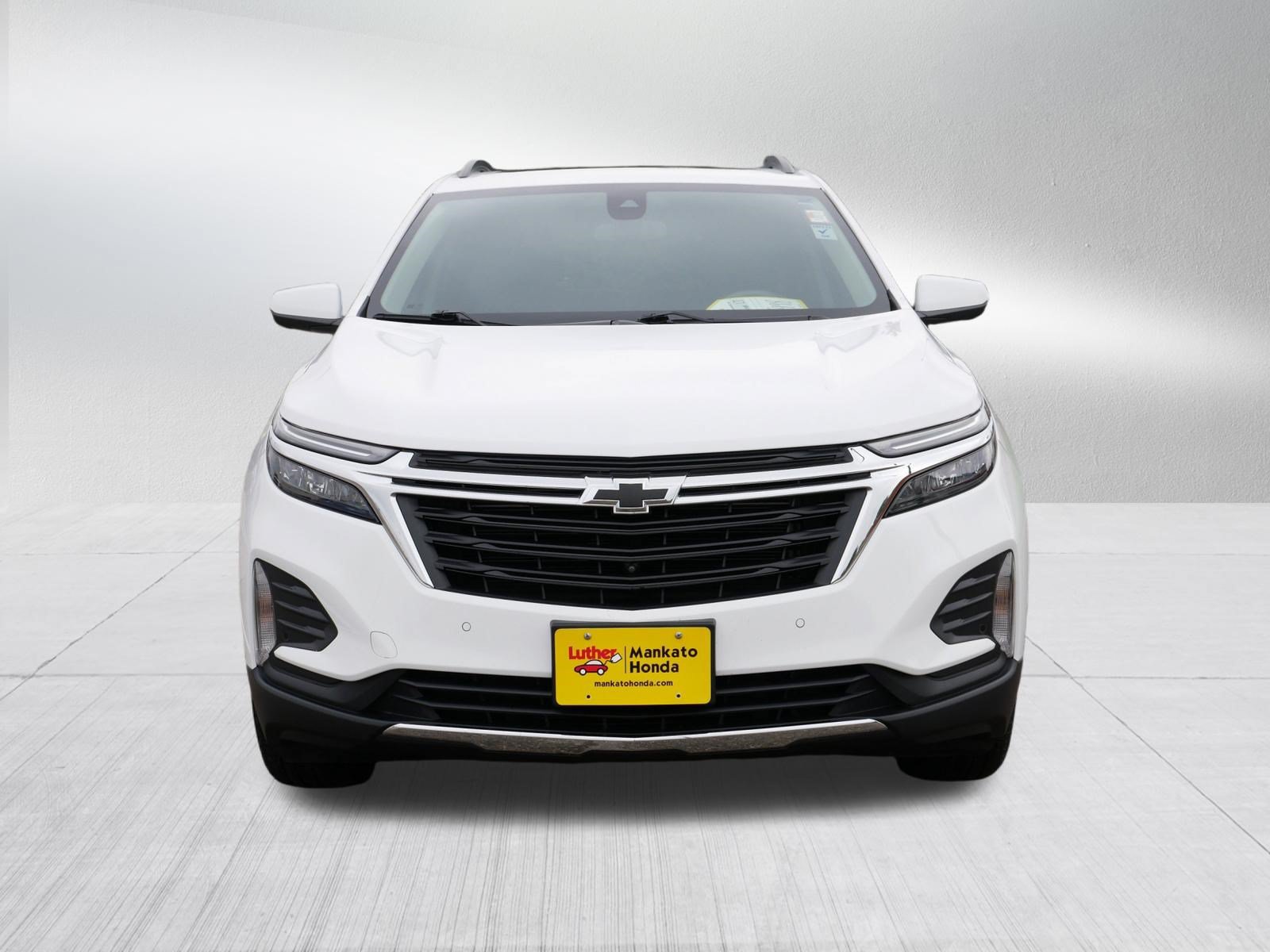 Used 2022 Chevrolet Equinox LT w/ LT True North Edition AWD/4WD image 2
