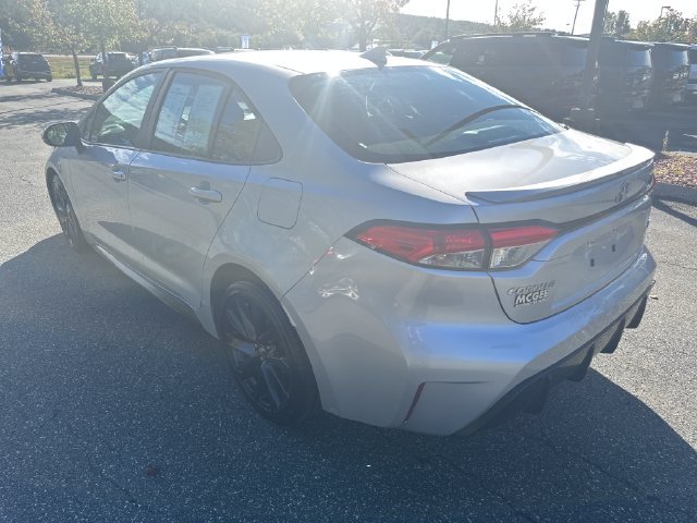 Used 2023 Toyota Corolla SE FWD image 3