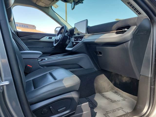Used 2026 Ford Explorer Active w/ Active Comfort Package RWD image 23
