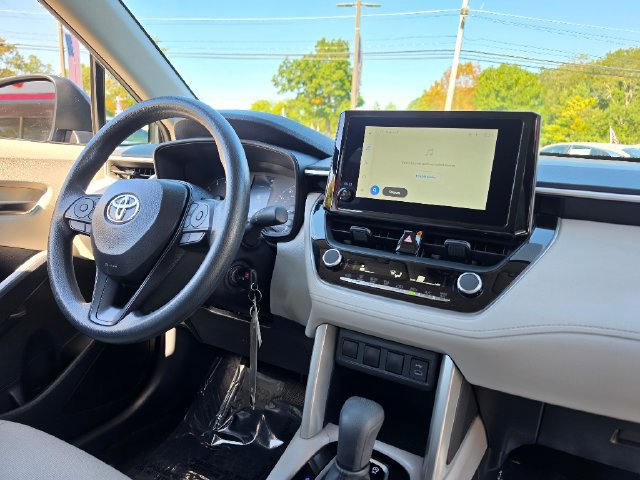 Used 2025 Toyota Corolla Cross L FWD image 13