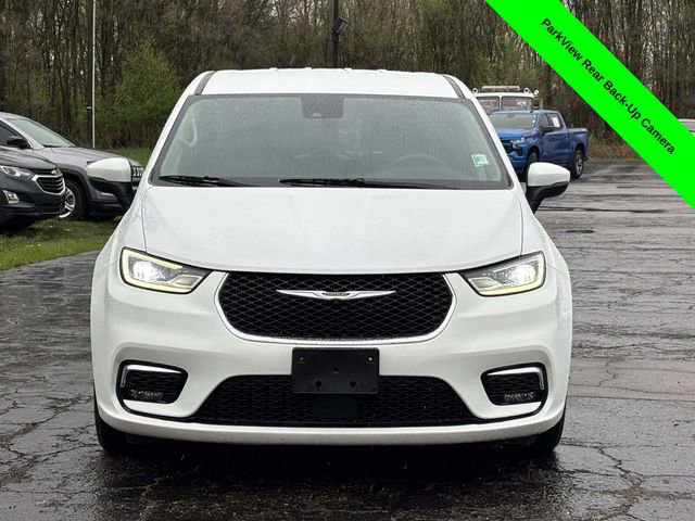 Used 2023 Chrysler Pacifica Touring-L image 33