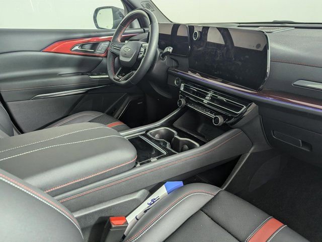 Used 2024 Chevrolet Traverse RS image 24