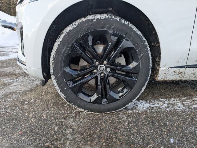 Used 2025 Jaguar F-PACE R-Dynamic S image 21