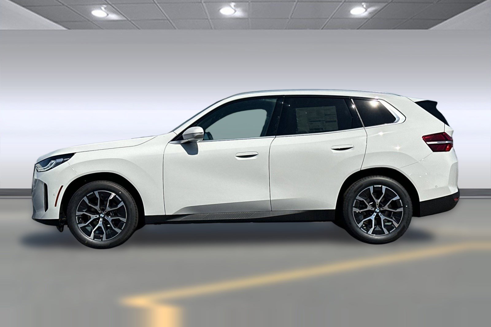 Used 2025 BMW X3 xDrive30i w/ Convenience Package image 2