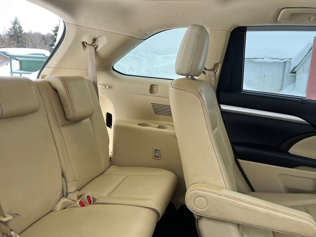 Used 2018 Toyota Highlander XLE AWD/4WD image 41