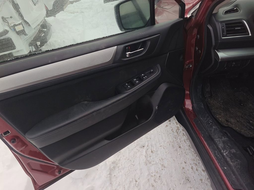Used 2017 Subaru Outback 2.5i Premium image 5